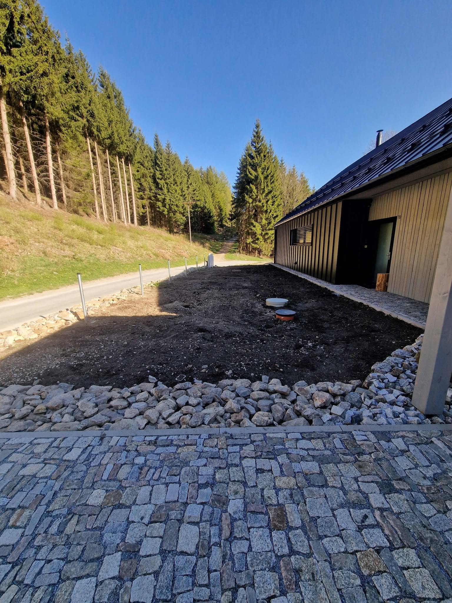 Zámková dlažba a terénne úpravy v Dolnom Kubíne